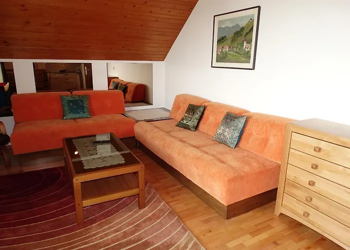 Hiša za goste Garden Maria 3*